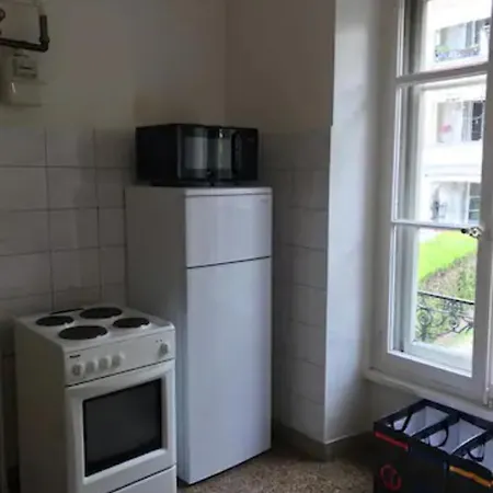 Chambre Chuv Avec 1 Salle De Bain Et 1 Cuisine 招待所 *