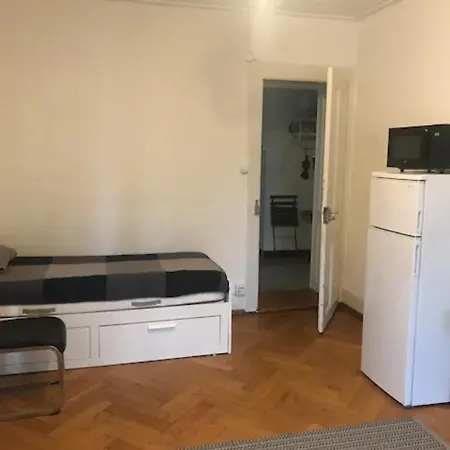Guest house Chambre Chuv Avec 1 Salle De Bain Et 1 Cuisine